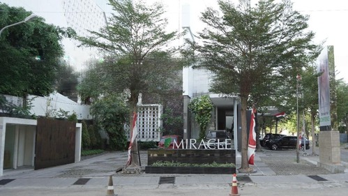 Miracle Aesthetic Clinic Kertajaya Indah